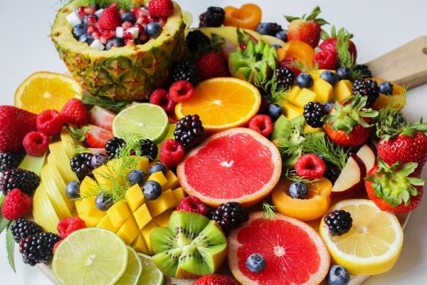 jeżyny, mango, cytrusy - owoce w zdrowej diecie